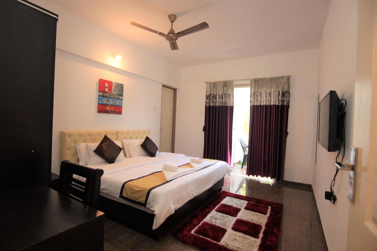 Veridical Hospitality, Baner - Pune Bed and Breakfast Exteriör bild
